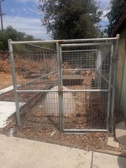 Heavy-Duty Commercial Pipe Frame Dog Kennel / Livestock Run