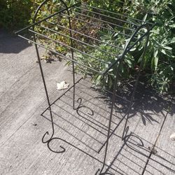 M C Metal Stand