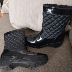 New! Womens Size 6m Bill Blass Waterproof Ankle Boots