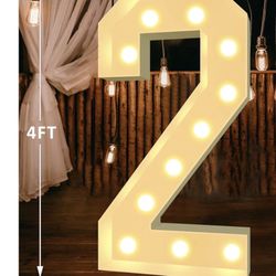 2 and a 5 White Light Up Marquee 