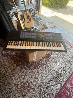 Yamaha Electric Keyboard Piano