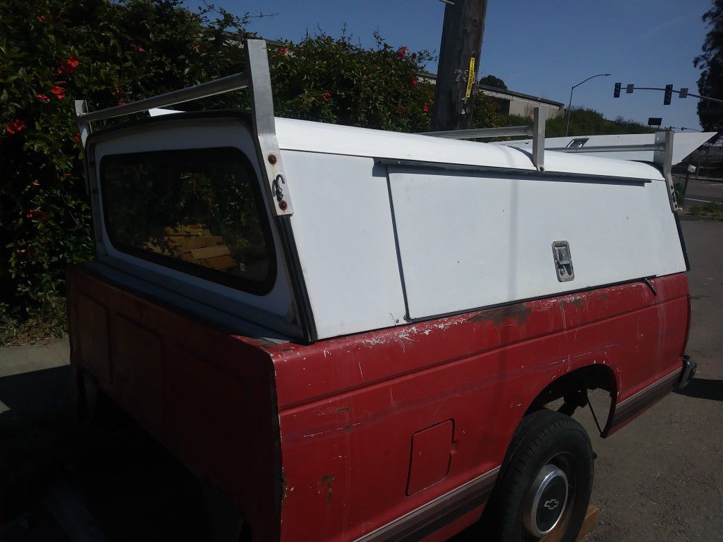 Utility camper shell