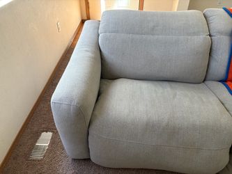 Couch 5 piece coach.