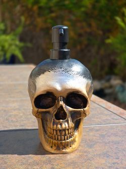 Gothic Metallic Skull Soap Dispenser – Gold & Black Resin Lotion Pump Decorative Accent
