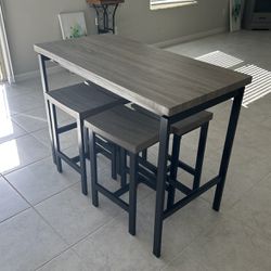 Wooden Kitchen Table With 4 Bar Stools