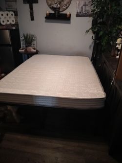 New Full size platform bed