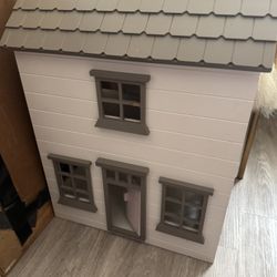 Doll Houses Sold Together Will Delivery For Fee
