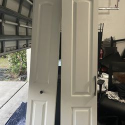 BIFOLD DOOR ***** 23 1/2  x 76