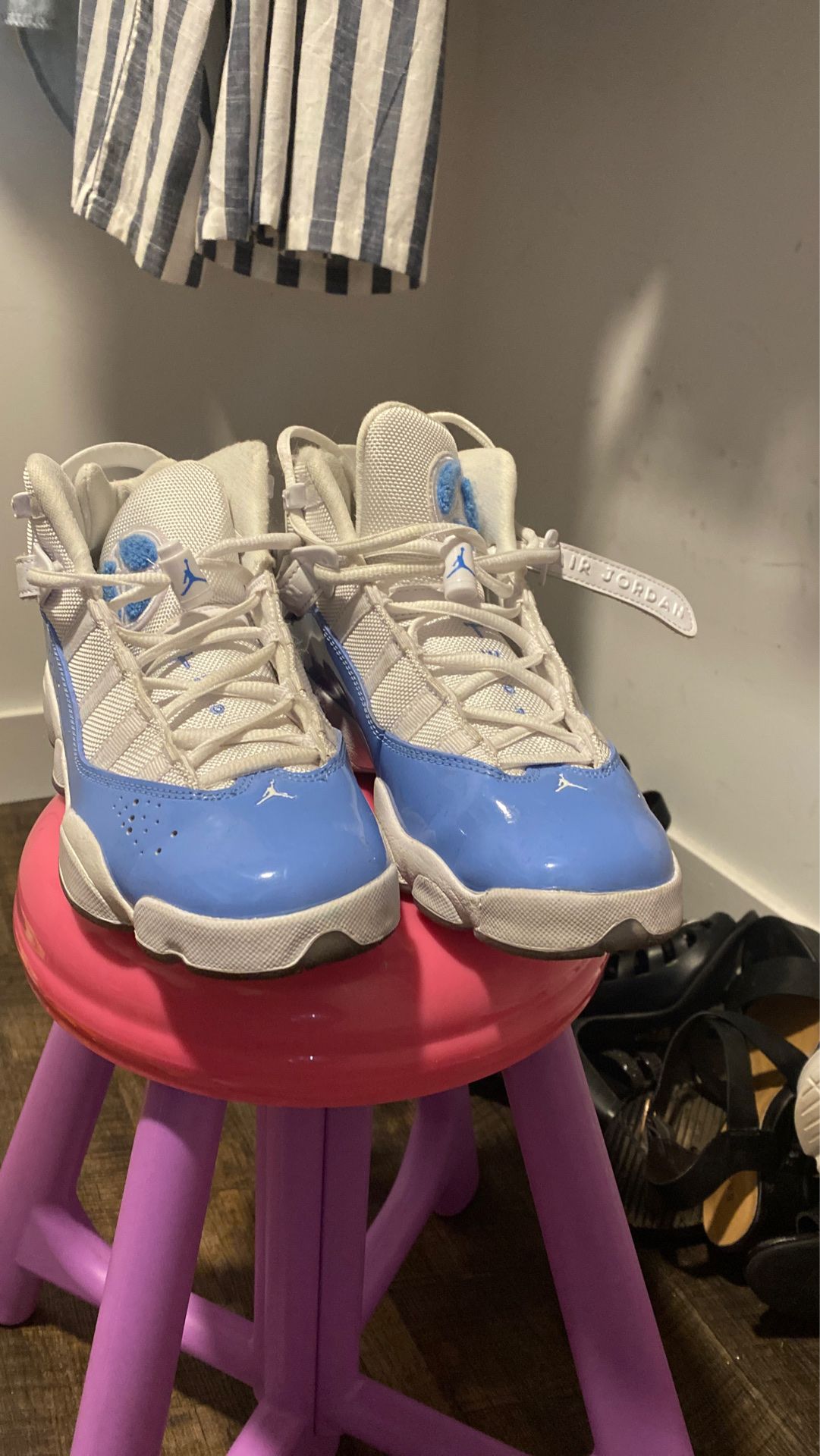 air Jordans only worn Twice size 6 1/2