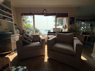 Swiveling living room chairs!