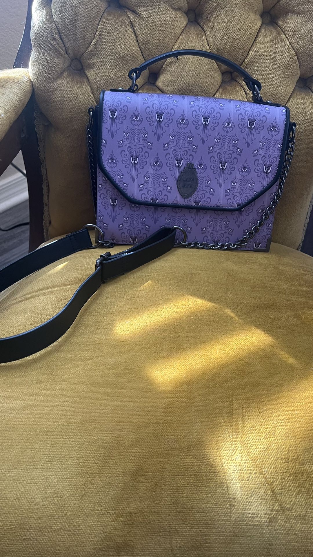 Lounge Fly/Purses