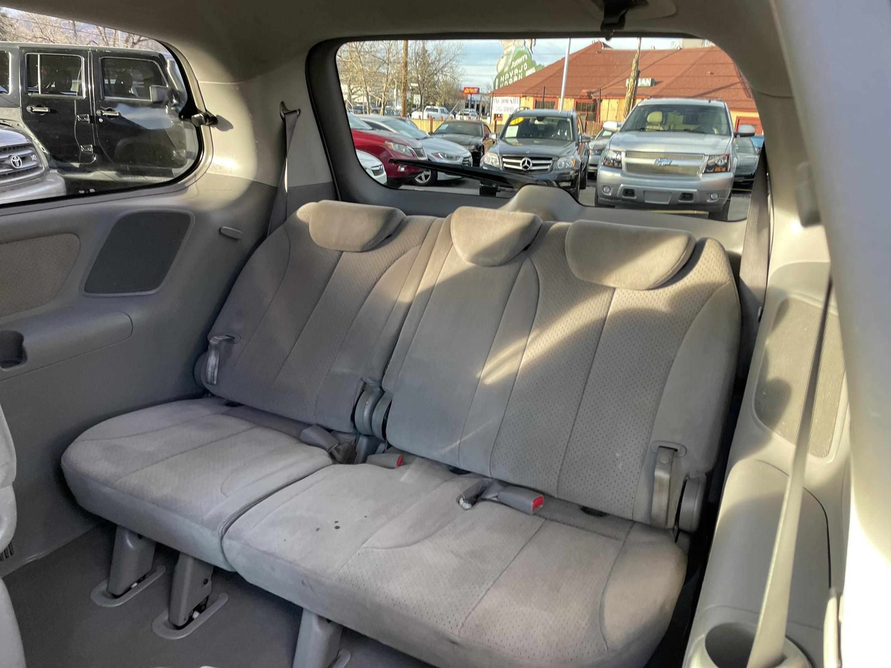 2007 Hyundai Entourage