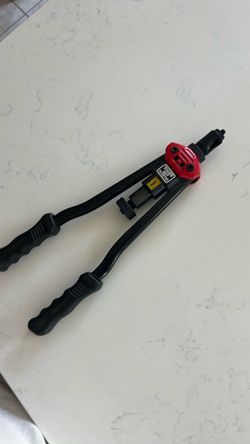 Hand Rivet Nut Gun.