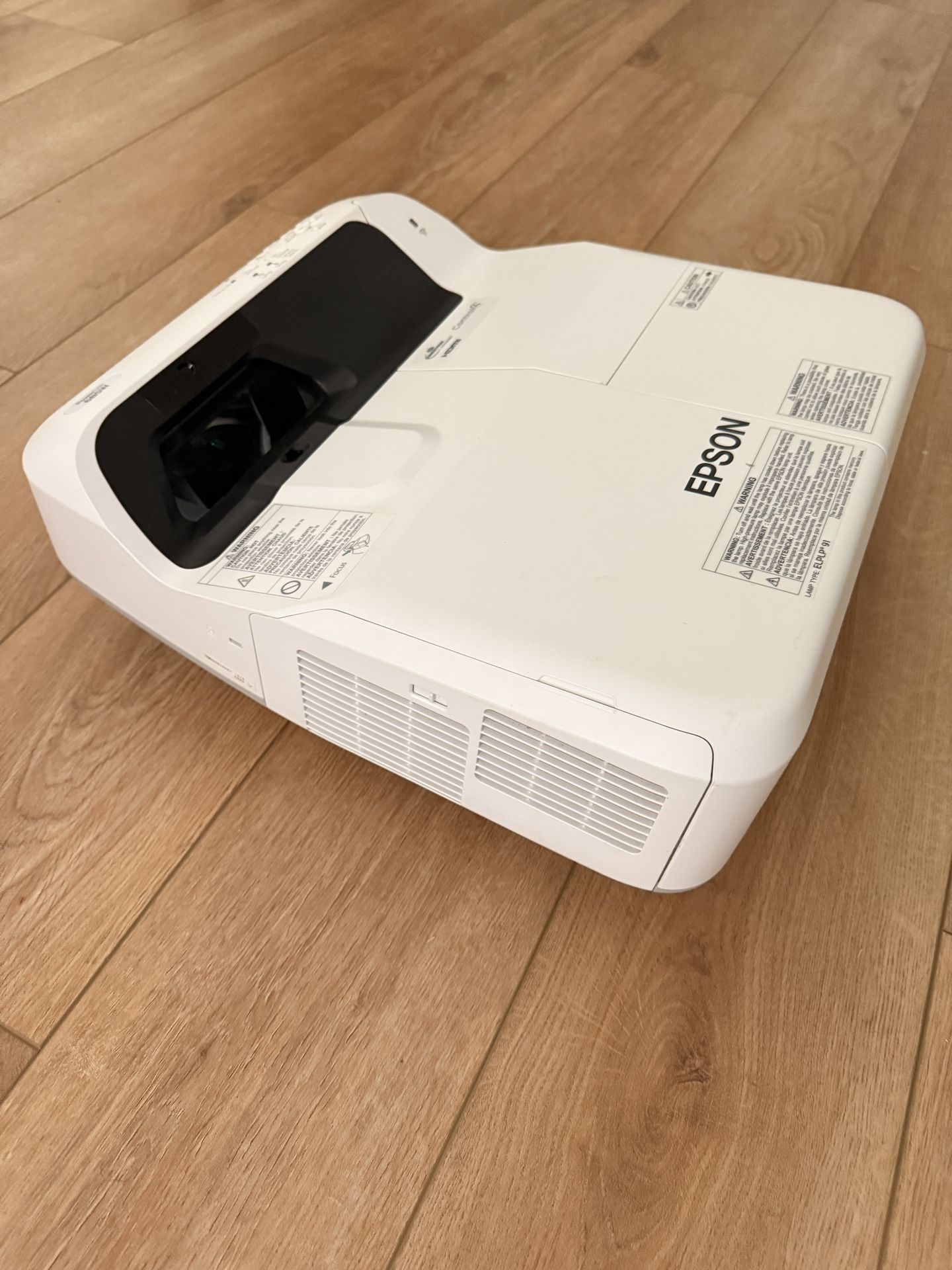 Short Throw Projector