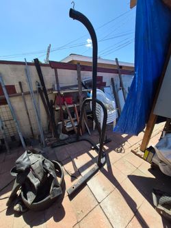 Everlast heavy bag stand