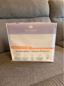 Queen Size Mattress Protector (waterproof, and bedbug proof) NEW unopened