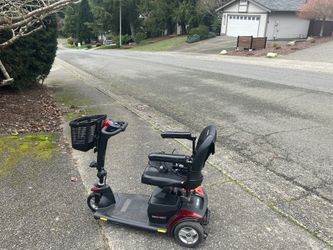 Go Go Medical Scooter Battery Operated with Charger Electric Wheelchair Wheel chair in Good Condition 