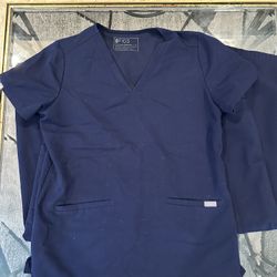 FIGS Scrub set