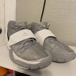 Size 9 - Nike Kyrie 6 Team Wolf Gray 2020