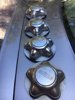1999 Lincoln Navigator center caps