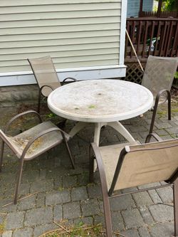 Free backyard table and chairs