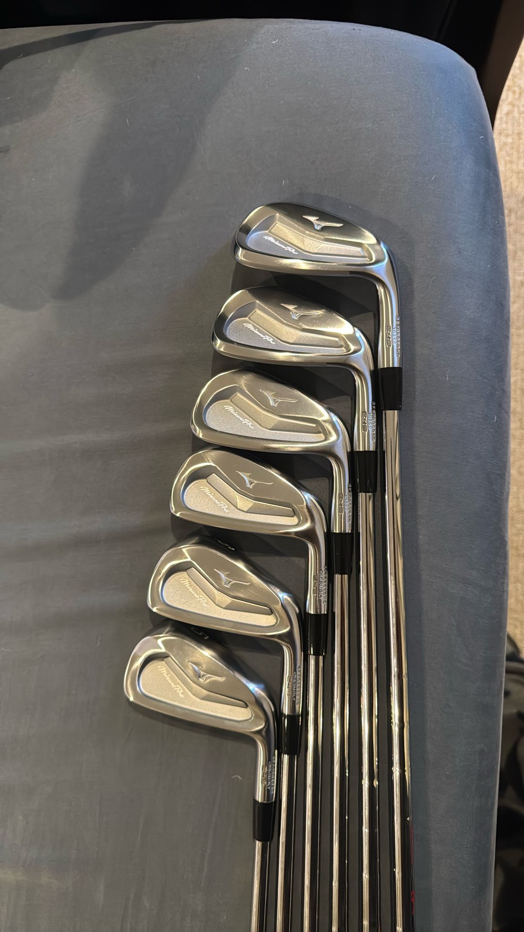 Mizuno 243 Iron Set. 5-pw. Brand New!