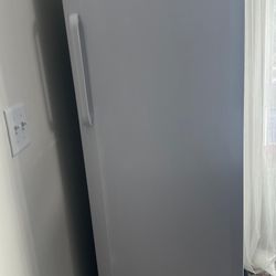 11 Cu Ft Upright Freezer 