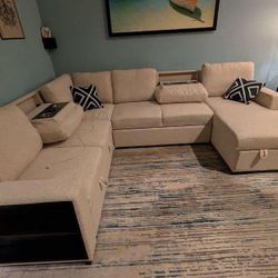 New Sleeper Sectional Couch with USB & Storage! Includes Free Delivery 🚚!