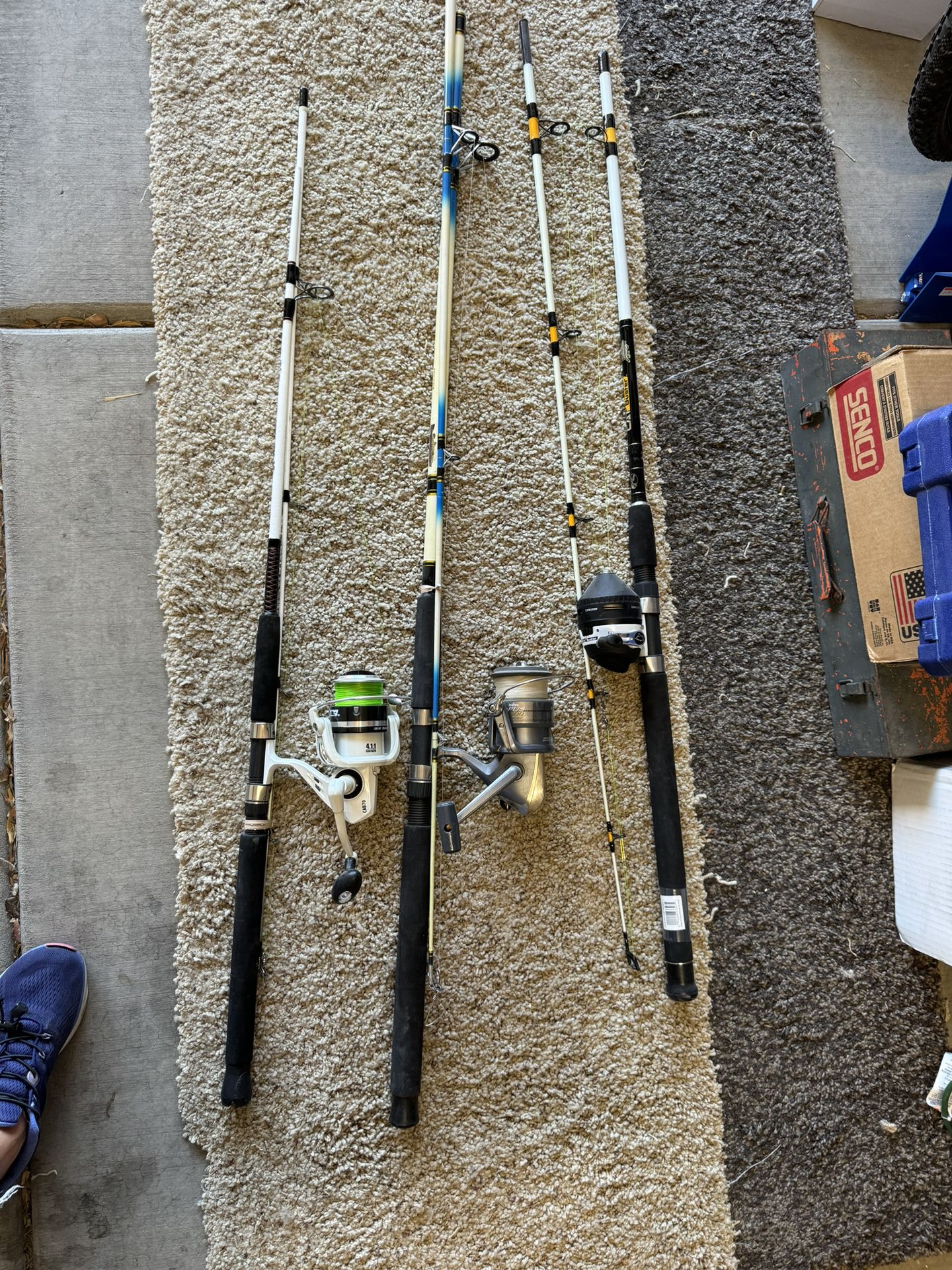 6 fishing rods & 6 reels