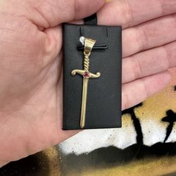 10k SWORD CHARM 