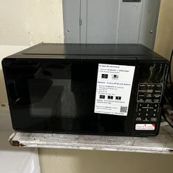 Microwave 700w  Like New
