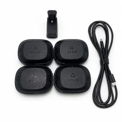 4 Vive Ultimate Trackers + Straps