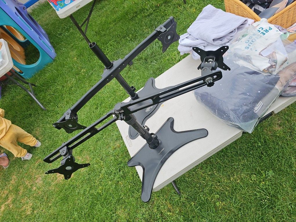 Double Monitor Computer Stand