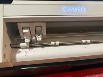 Cameo silouhette 4 with accessories