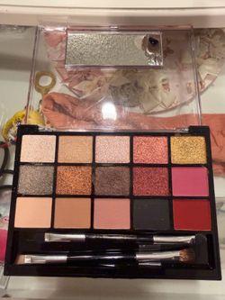Hard Candy Look Pro Eyeshadow Palette