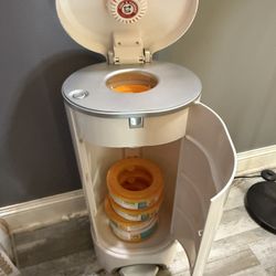 Munchkin Step Diaper Pail