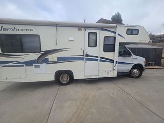 2001 Ford E350 Super Duty V10 only 75kmiles