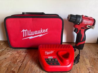 Milwaukee M12 Brushless Drill with Battery, Charger and Bag