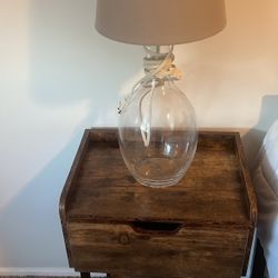 Night Stands & lamps MOVE OUT SALE 