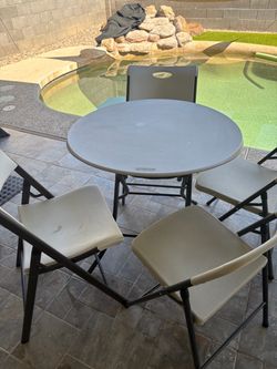Table 4 chairs