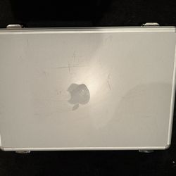 Apple MacBook Pro Aluminum Hard Case / Laptop Briefcase 