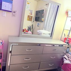 Queen Sized Bedroom Set