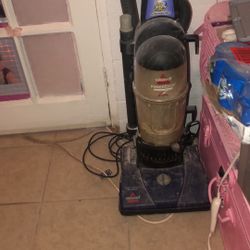 Bissel Power force Bagless Upright Vacuum And Onboard Attachments 