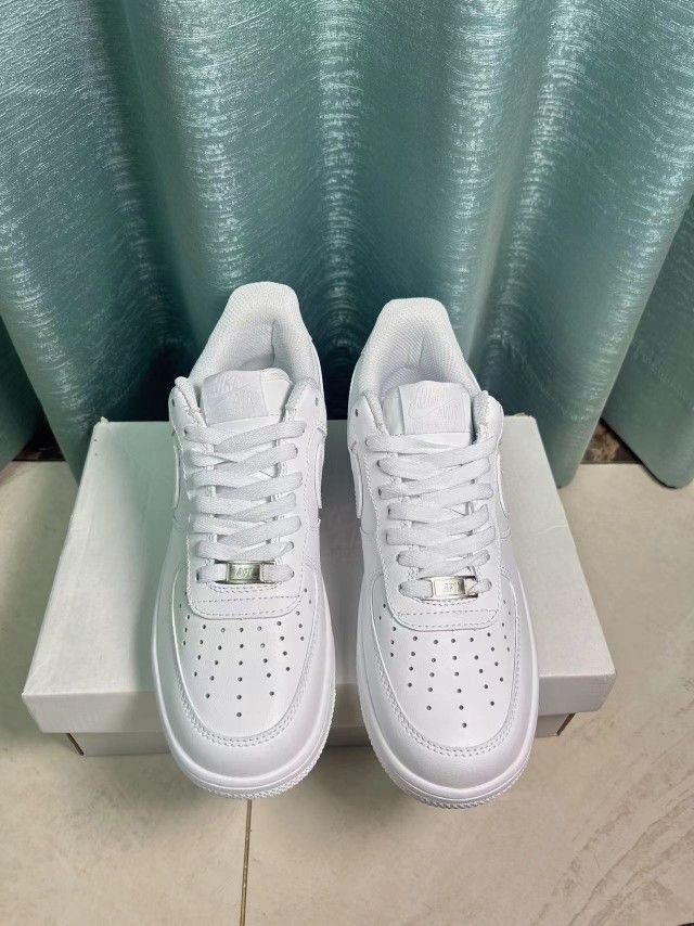 Nike Air Force 1 Men's sports shoes Size 11