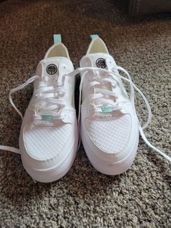 Nike size 9.5 women's tennis shoes