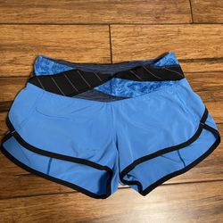 Lululemon Shorts, 2.5” Size 2