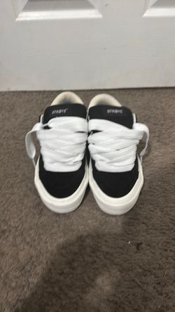 STRAYE SIZE 9