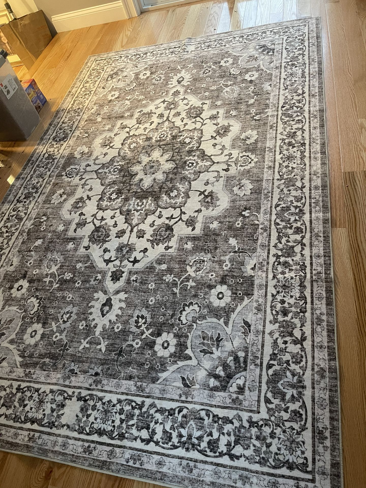 New Rug, 5x7 Washable, Neutral Colors, Beige Tan Gray