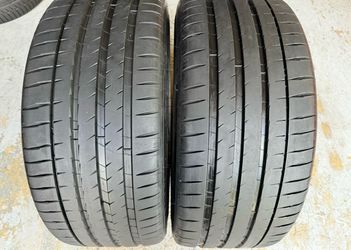 Two Tires 285/40/22 Michelin Pilot Sport 4S like new with 90-100% Left Mercedes GLE 63