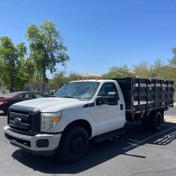 2014 Ford F350 Super Duty Regular Cab & Chassis